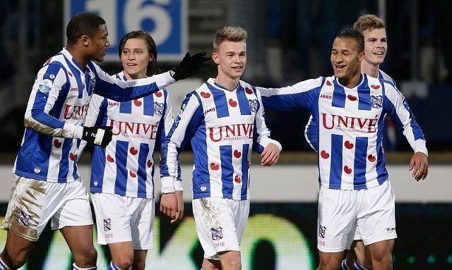 球员梅努对 球员梅努对